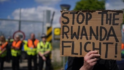 UK court to rule if deportation flights to Rwanda can restart (Twitter/Mr_Spiny_Norman) UK court to rule if deportation flights to Rwanda can restart (Twitter/Mr_Spiny_Norman)