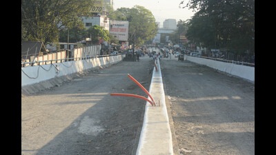 Golf Course Chowk flyover will be operational soon. (Shankar Narayan/HT PHOTO) Golf Course Chowk flyover will be operational soon. (Shankar Narayan/HT PHOTO)