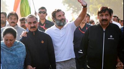 Himachal Pradesh chief minister Sukhvinder Singh Sukhu (second from left), his deputy Mukesh Agnihotri and stat e Congress president Pratibha Singh joining party leader Rahul Gandhi during his Bharat Jodo Yatra at Dausa in Rajasthan on December 16. (ANI Photo)