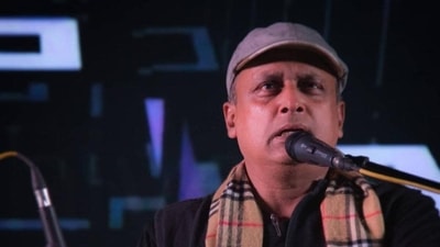 Piyush Mishra has called South Indian film industry film filmmakers ‘more intelligent'. Piyush Mishra has called South Indian film industry film filmmakers ‘more intelligent'.