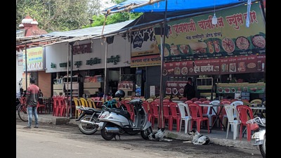 The Pune Municipal Corporation (PMC) is planning a walking plaza to keep Sarasbaug – which gets more than 10,000 visitors per day – clean and tidy (HT FILE PHOTO)
