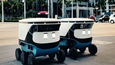 Uber Eats has partnered with Cartken to deliver meal through robots (CNN website)