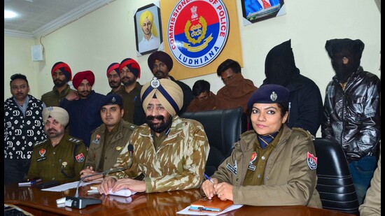 Commissioner of police Mandeep Singh Sidhu said the accused Sheetla Ganja, along with his accomplice, who is yet to be identified, used to execute snatching in different areas of Ludhiana. (HT PHOTO)