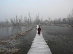 Chillai Kalan affects the day-to-day life of the Kashmiris in the region. (HT Photo/Waseem Andrabi)