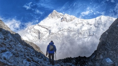 Goecha La Trek is one of the best high-altitude hikes for adventurers and one needs to book this through a trekking agency. The main highlight is the former Buddhist kingdom of Sikkim along with the giddying views, which include sweeping vistas across northeast India. After a gentle beginning, the trail becomes increasingly strenuous as you gain altitude and hence needs experienced hikers. Indian spring and fall months are the best times to visit and while on the trek. (pinterest)