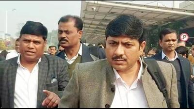 A 10-member NHRC team arrives at Patna airport on Tuesday. (Santosh Kumar/HT Photo) A 10-member NHRC team arrives at Patna airport on Tuesday. (Santosh Kumar/HT Photo)