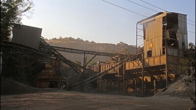 Around 250 traders are part of the district quarry and crushers association. (RAVINDRA JOSHI/ HT PHOTO)