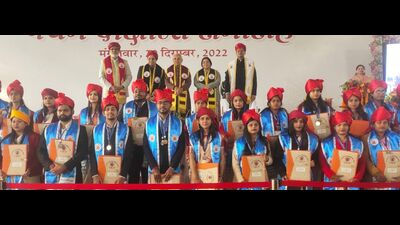 Medal winners at the convocation function (HT Photo) Medal winners at the convocation function (HT Photo)