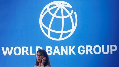 In a statement, the institution slashed its forecast to 2.7 percent from 4.3 percent predicted in June. (File Photo) (REUTERS)