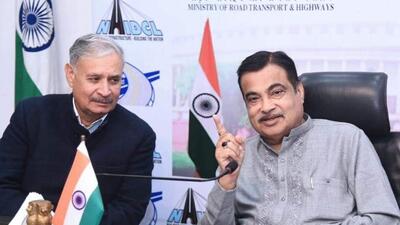 Union transport minister Nitin Gadkari and Gurugram MP Rao Inderjit Singh in New Delhi on Tuesday. (HT Photo) Union transport minister Nitin Gadkari and Gurugram MP Rao Inderjit Singh in New Delhi on Tuesday. (HT Photo)