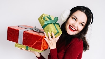 Healthy snacks will make for a great gifting option during Christmas season. (Pexels)