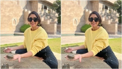 Mrunal spent a lot of time in the lawn as she posed in her easy breezy casuals and made her fans scurry to take notes on what to opt for, for the upcoming trips. (Instagram/@mrunalthakur) Mrunal spent a lot of time in the lawn as she posed in her easy breezy casuals and made her fans scurry to take notes on what to opt for, for the upcoming trips. (Instagram/@mrunalthakur)