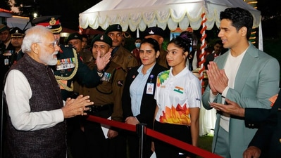 Bollywood actor Sidharth Malhotra with PM Narendra Modi at Vijay Diwas Jashn.