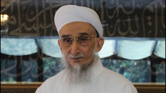 Thane, India-January 31, 2014: Syedna Khuzaima Qutbuddin at his Thane resident, India, Jan. 31, 2014 (Photo By Praful Gangurde ) (Hindustan Times) Thane, India-January 31, 2014: Syedna Khuzaima Qutbuddin at his Thane resident, India, Jan. 31, 2014 (Photo By Praful Gangurde ) (Hindustan Times)