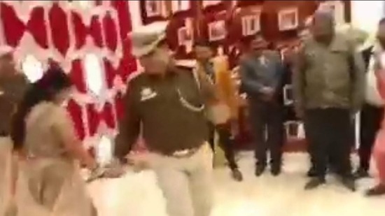 Uniformed Delhi cop and his wife seen grooving to a hit song at a ceremony. (File)