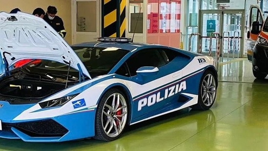 It was assigned to highway patrol in Bologna, northern Italy, for use in both normal police operations and the urgent transport of blood and organs.(poliziadistato\ Instagram )