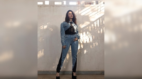 Tamannaah Bhatia's hair and makeup was done by Florian Hurel and her look was put together by celebrity stylist Ami Patel. (Instagram/@tamannaahspeaks)