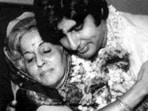 Amitabh Bachchan with mom Teji Bachchan. Amitabh Bachchan with mom Teji Bachchan.