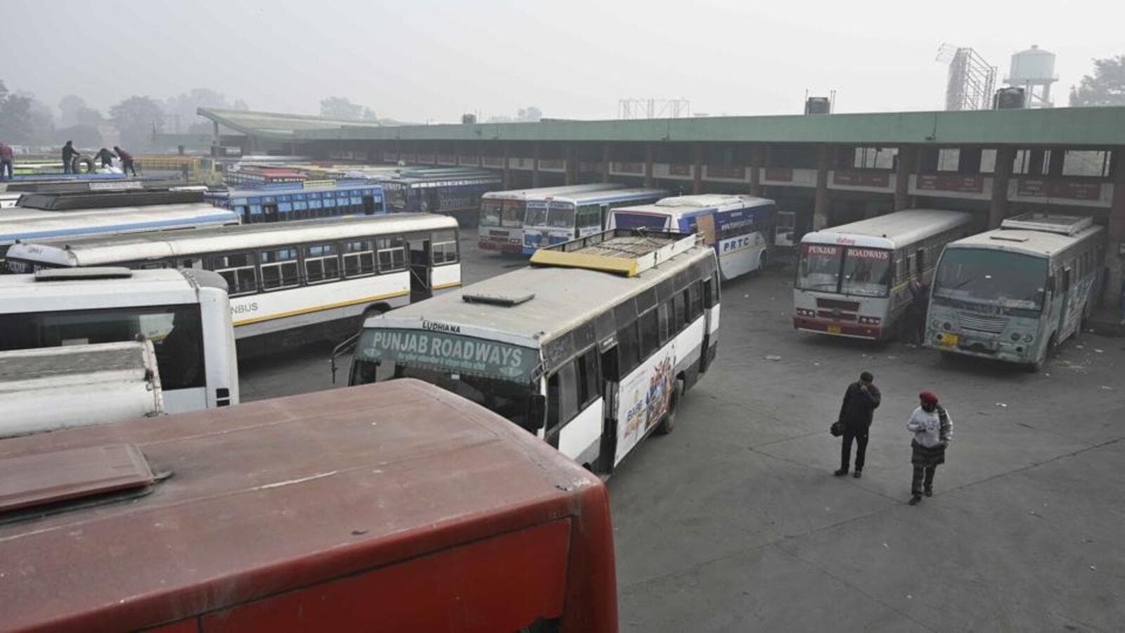 Spat between conductor, passenger over carrying gas cylinder: High drama witnessed at Ludhiana bus stand