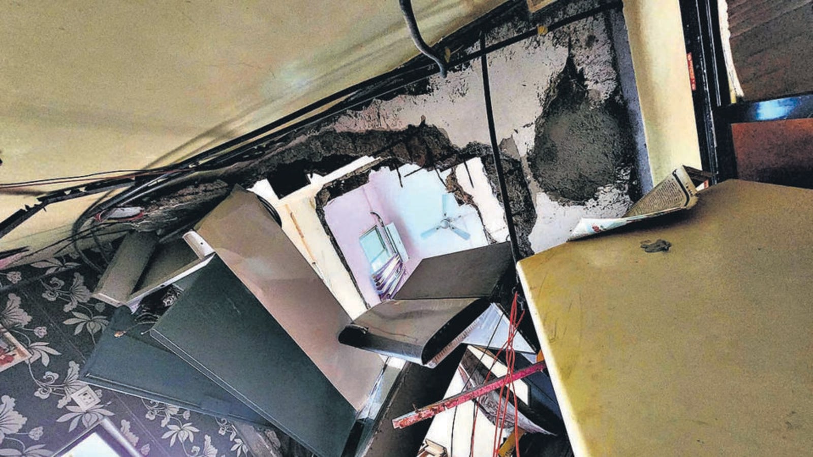 Slab collapse in Malad bldg lands third floor couple on ground floor