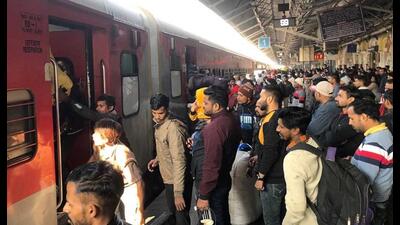 A member of the Punjab Road Safety Council, Rahul Verma, said the completion of railway overbridge (ROB) will reduce traffic on Southern bypass in Ludhiana. (HT PHOTO)
