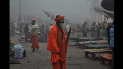 As per the latest weather report, Kashi is likely to see mercury hover between 11 degrees and 27 degrees Celsius on Thursday. Similar conditions are likely to prevail for the next couple of days. (Rajesh Kumar/HT)