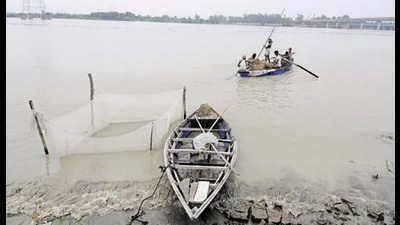 Six motorbikes drowned in the river. (HT Photo)
