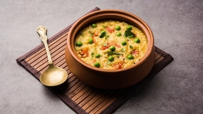 Before stepping out of the hotel, have a bowl of khichdi or pasta, to keep it healthy. (Unsplash) Before stepping out of the hotel, have a bowl of khichdi or pasta, to keep it healthy. (Unsplash)