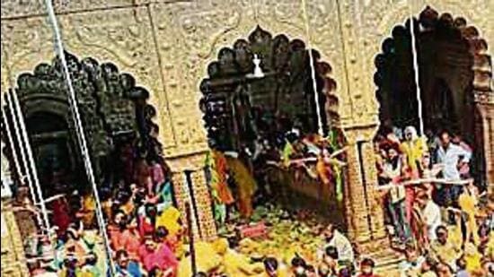 Rush of devotees at the Bankey Behari temple in Vrindavan. (FILE PHOTO)