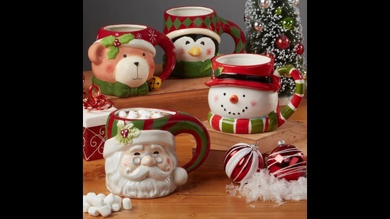Christmas-themed mugs Christmas-themed mugs