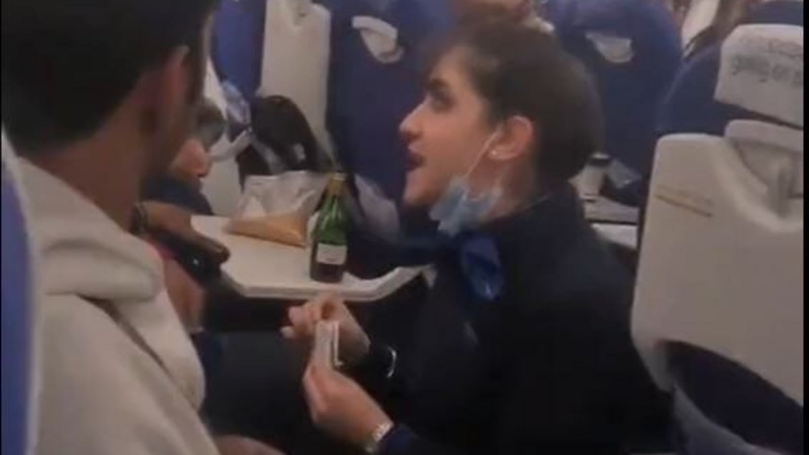 1600px x 900px - Saw her crying...': Twitter backs IndiGo staff in 'not your servant' video  row | Latest News India - Hindustan Times