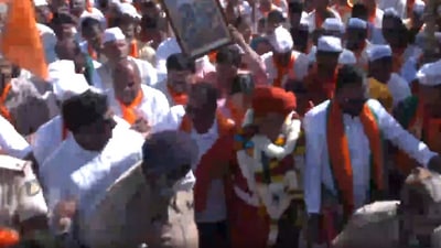 The padayatra was spearheaded by Kundalasangama Peetha's Jagadguru Basava Jaya Mruthynjaya Swamiji. (ANI) The padayatra was spearheaded by Kundalasangama Peetha's Jagadguru Basava Jaya Mruthynjaya Swamiji. (ANI)