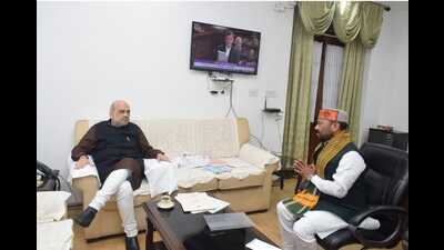 Prayajraj MLC briefs Union home and education ministers on issue. (HT Photo) Prayajraj MLC briefs Union home and education ministers on issue. (HT Photo)