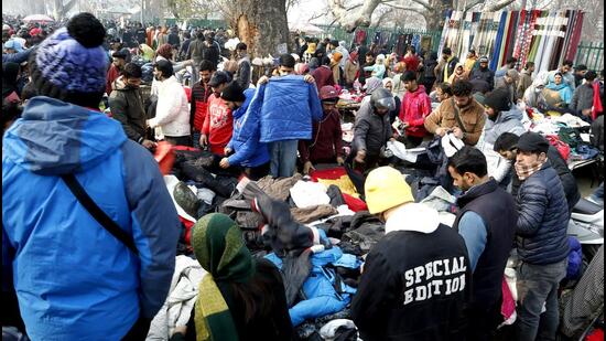 After the lean first half of December, tourists have again started arriving in good numbers in Kashmir to celebrate Christmas and New Year, but the stakeholders are keeping their fingers crossed considering the Covid threat. (ANI file photo)