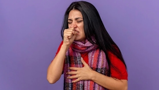 Rock sugar works wonders for dry cough that bothers at night. Keeping it inside the mouth and sucking the juice helps in proving relief from dry cough. (Freepik)