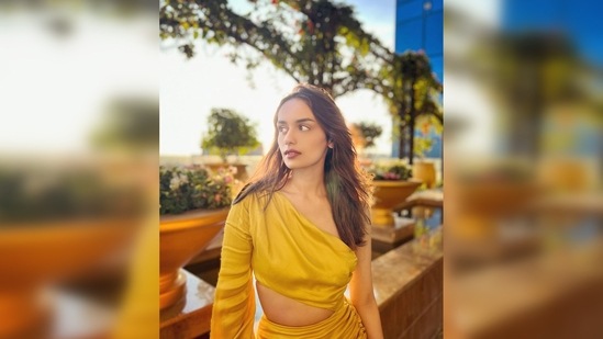 Manushi Chhillar flaunts her boho-chic avatar as she poses elegantly in a garden inspired backdrop.(Instagram/@manushi_chhillar)
