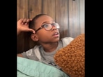 Biologist explains kids how sperm fertilizes an egg. (Instagram/@iamlesliesamuel) Biologist explains kids how sperm fertilizes an egg. (Instagram/@iamlesliesamuel)