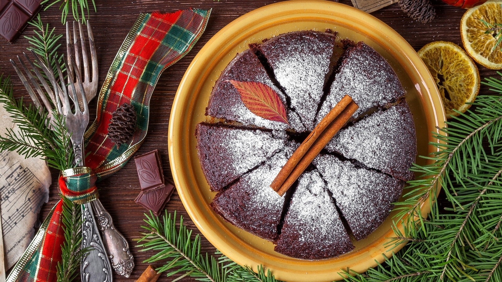 Last Minute Christmas Rum Plum Cake - The Artistic Cook