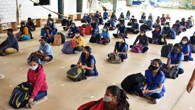 Associated Managements of Schools in Karnataka (KAMS) directed private schools in Bengaluru to make masks mandatory. (ANI) Associated Managements of Schools in Karnataka (KAMS) directed private schools in Bengaluru to make masks mandatory. (ANI)