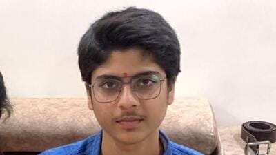 He was last seen in CCTV footage at the ticket counter at Thane west railway station carrying a backpack and a trolley bag. (HT PHOTO) He was last seen in CCTV footage at the ticket counter at Thane west railway station carrying a backpack and a trolley bag. (HT PHOTO)