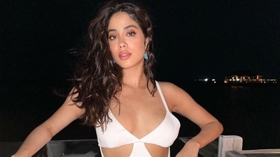 When asked if she made out in a public place, here's how Janhvi Kapoor reacted. (Instagram/@janhvikapoor) When asked if she made out in a public place, here's how Janhvi Kapoor reacted. (Instagram/@janhvikapoor)