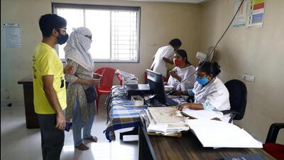 People ta a vaccination centre at Kashibai Dankavde hospital, Balaji Nagar in Pune on Friday. (Rahul Raut/HT PHOTO)