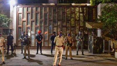 Police recovered 20 loose Gelatin sticks from the vehicle outside industrialist Mukesh Ambai’s residence Antilla (PTI Photo) Police recovered 20 loose Gelatin sticks from the vehicle outside industrialist Mukesh Ambai’s residence Antilla (PTI Photo)