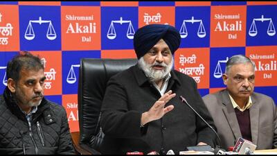 Shiromani Akali Dal (SAD) president Sukhbir Singh Badal said while the industry is moving out of Punjab, its government is indulging in scams and splurging money on advertisements. (Twitter/@officeofssbadal) Shiromani Akali Dal (SAD) president Sukhbir Singh Badal said while the industry is moving out of Punjab, its government is indulging in scams and splurging money on advertisements. (Twitter/@officeofssbadal)