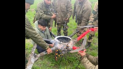The Border Security Force (BSF) foiled another smuggling bid by shooting down a Pakistani drone in the Amritsar sector on Friday. (HT Photo)