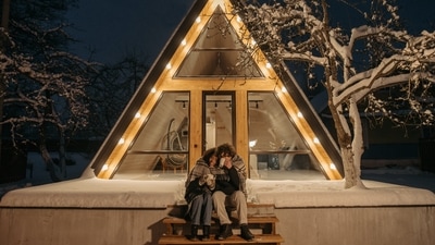 Tips to level up your romance and dating game this winter season (Pavel Danilyuk) Tips to level up your romance and dating game this winter season (Pavel Danilyuk)