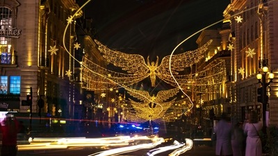 London, United Kingdom: Spending the holidays in London has a certain allure. The city comes to life during the holidays with all of the glistening lights, Christmas markets, themed pop-up pubs, and several ice skating rinks spread out from Hyde Park to the Queen's House Greenwich. It's no doubt one of the stunning Christmas destination.&nbsp; (Unsplash)
