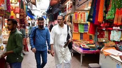 Bhuleshwar’s churning energy has not left its spaces unmarked. Mehta, who frequents the area, is startled by the changes he has seen in a few months. The temples too are changing. (Bhushan Koyande/HT Photo) Bhuleshwar’s churning energy has not left its spaces unmarked. Mehta, who frequents the area, is startled by the changes he has seen in a few months. The temples too are changing. (Bhushan Koyande/HT Photo)
