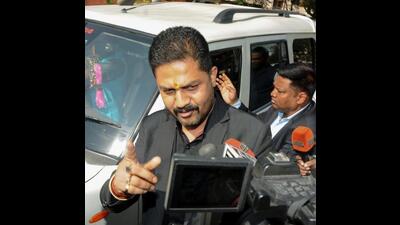 Jharkhand Congress MLA Kumar Jaimangal arrives to appear before ED office for questioning in Ranchi on Saturday. (ANI) Jharkhand Congress MLA Kumar Jaimangal arrives to appear before ED office for questioning in Ranchi on Saturday. (ANI)