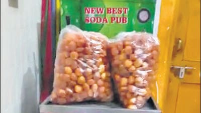 Navi Mumbai, India - Dec. 24, 2022:Panipuri stall within vashi railway toilet to be probed by cidco in Navi Mumbai, India, on Saturday, December 24, 2022. (Photo by / HT PHOTO) (HT PHOTO) Navi Mumbai, India - Dec. 24, 2022:Panipuri stall within vashi railway toilet to be probed by cidco in Navi Mumbai, India, on Saturday, December 24, 2022. (Photo by / HT PHOTO) (HT PHOTO)